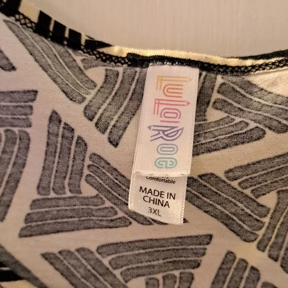 3XL LuLaRoe Classic - Picture 2 of 3